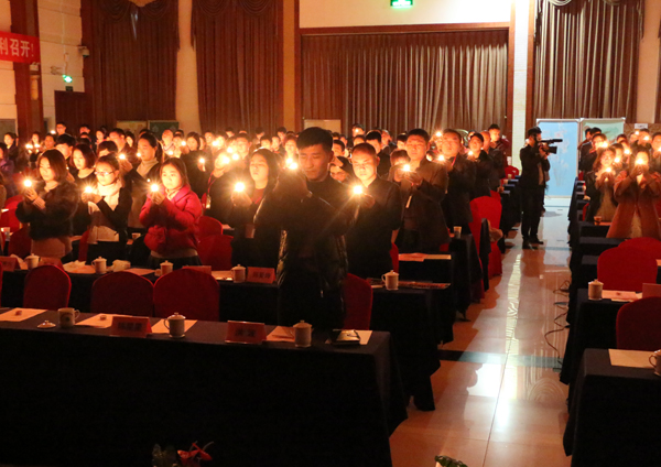 祈?；顒?><br></span></div>
<p>開始回憶我們?nèi)松杏龅降娜?，?dāng)你走向社會，還是否記得生命中第一位貴人嗎?你是否還記得一起陪你長大的小伙伴嗎?還記得人生中第一位啟蒙老師嗎?還記得小學(xué)/初中/高中/大學(xué)的同學(xué)嗎?還記得第一個(gè)工作的平臺嗎?你曾感恩過給予我們生命的父母嗎?</p>
<p>您是否還記得生命中的點(diǎn)點(diǎn)滴滴，也許今天他需要你的幫助，正如許多年前你需要幫助一樣，我們淡忘了或者遺忘了，我們成長的歲月中，忘掉了感謝、忘掉了感激、忘掉了感恩，我們甚至學(xué)會了理所當(dāng)然，習(xí)慣了天經(jīng)地義，我們是否認(rèn)為這一切還無所謂。</p>
<div align=
